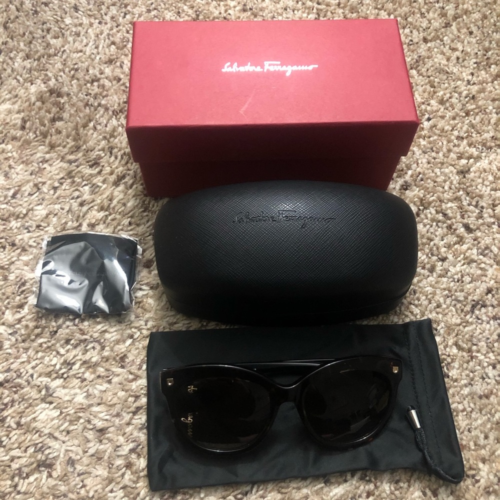 Salvatore Ferragamo oversized sunglasses